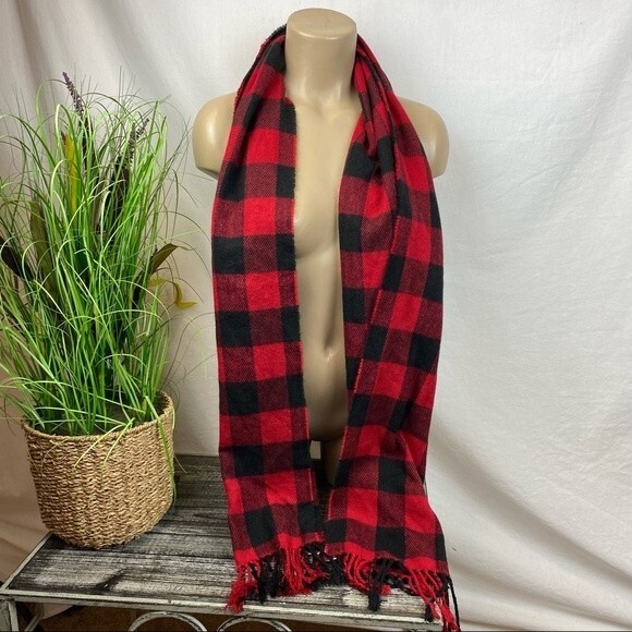 Old Navy Black & Red Plaid Soft Rectangular Scarve Scarf OS New - Picture 2 of 4
